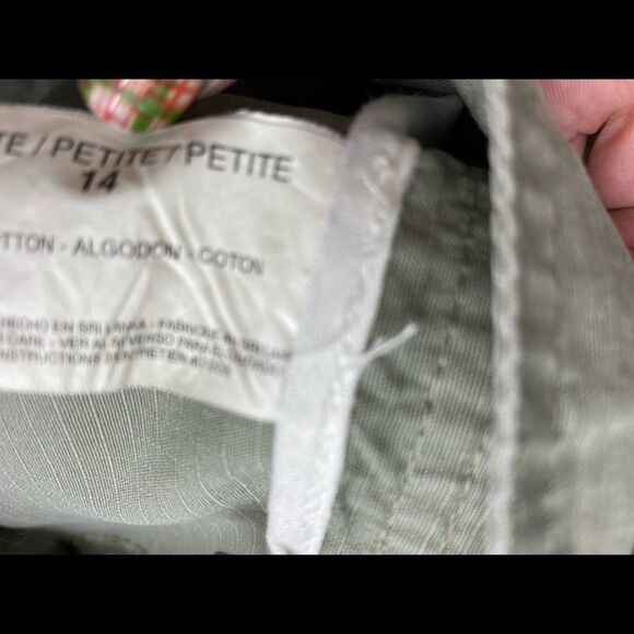 Gloria Vanderbilt olive green roll up capris NWT - Picture 4 of 4